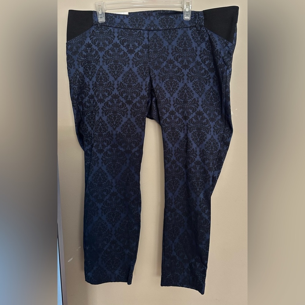 OLD NAVY size 16 Maternity Damask Pattern Ankle Length Pants